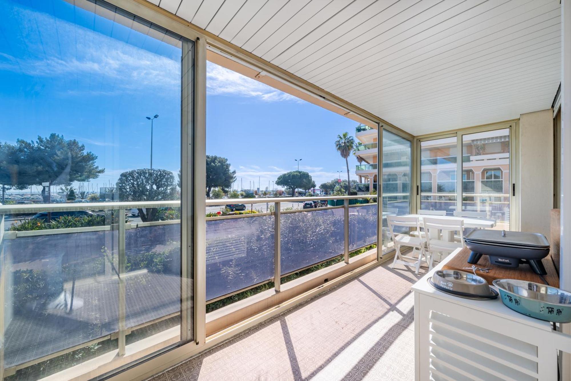 Magnifique 2 Pieces Vue Mer - Parking Proche Plage Saint-Laurent-du-Var Exterior foto