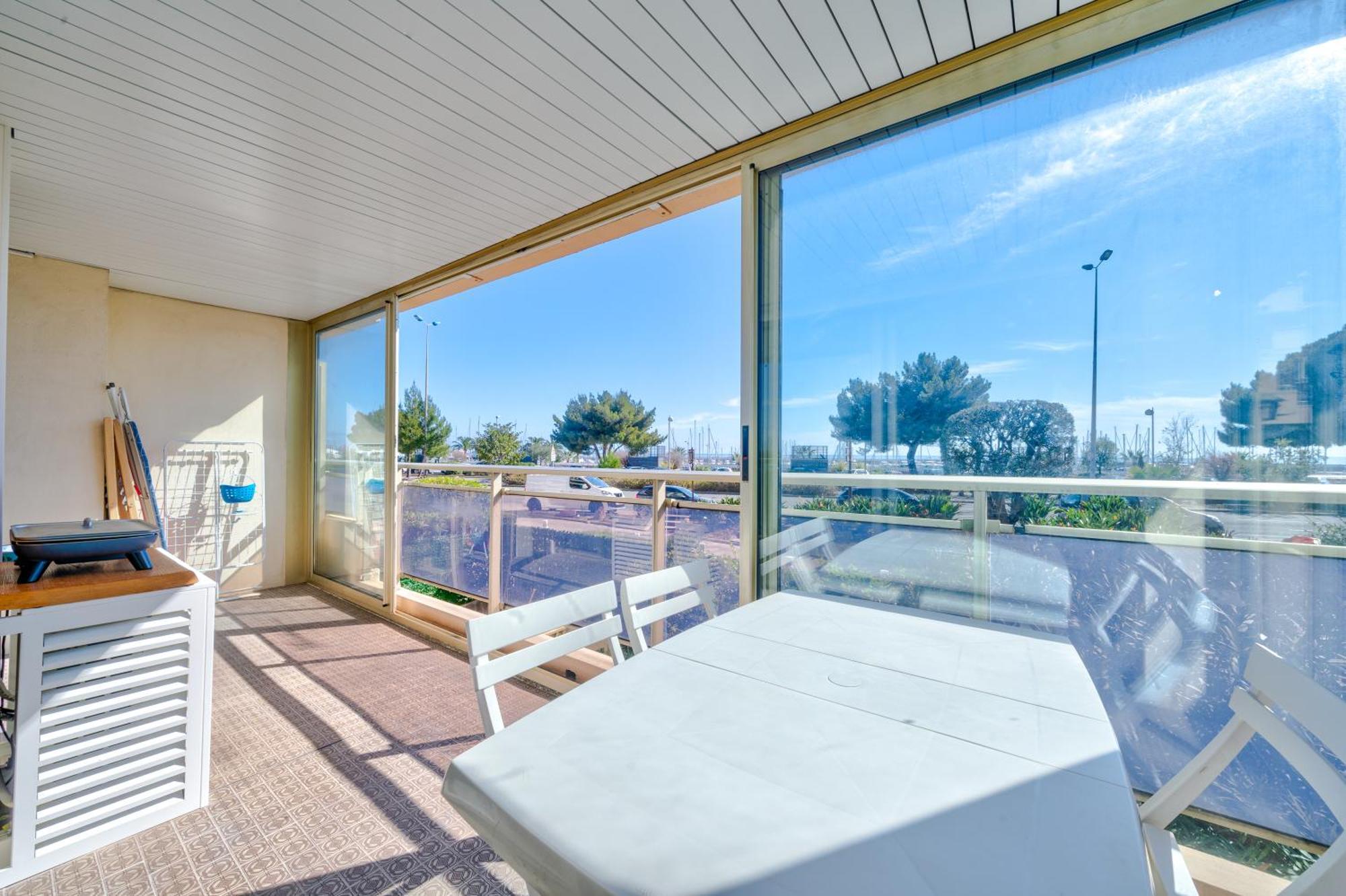 Magnifique 2 Pieces Vue Mer - Parking Proche Plage Saint-Laurent-du-Var Exterior foto