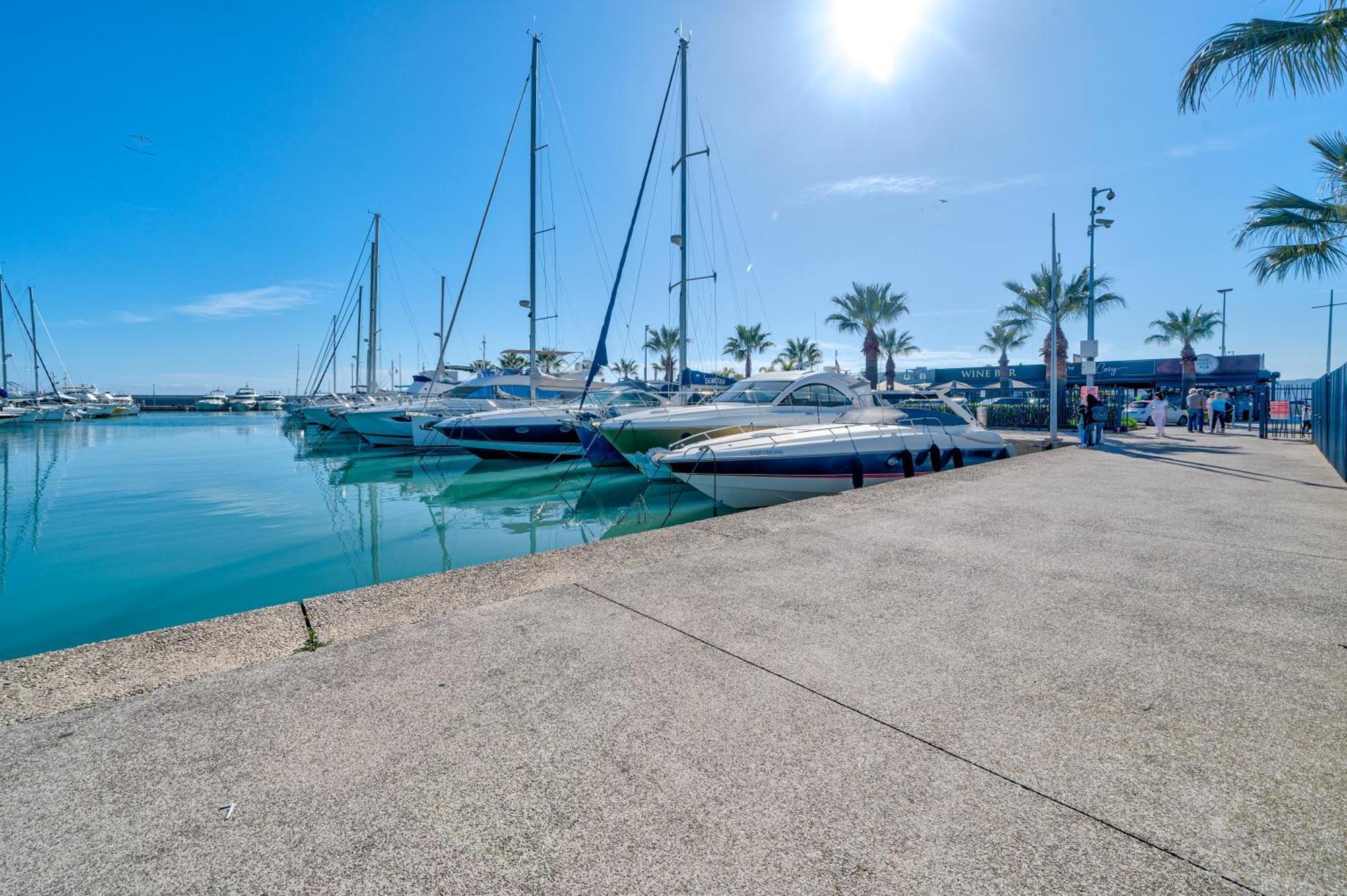 Magnifique 2 Pieces Vue Mer - Parking Proche Plage Saint-Laurent-du-Var Exterior foto
